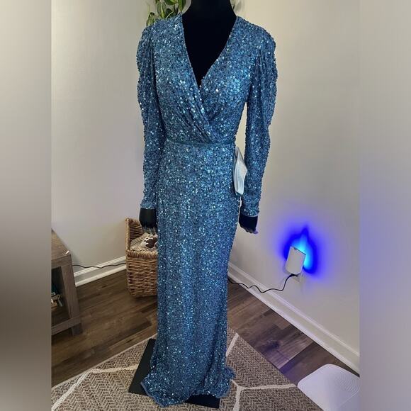 MAC DUGGAL PUFF SHOULDER SEQUINED SURPLICE GOWN - Picture 5 of 9